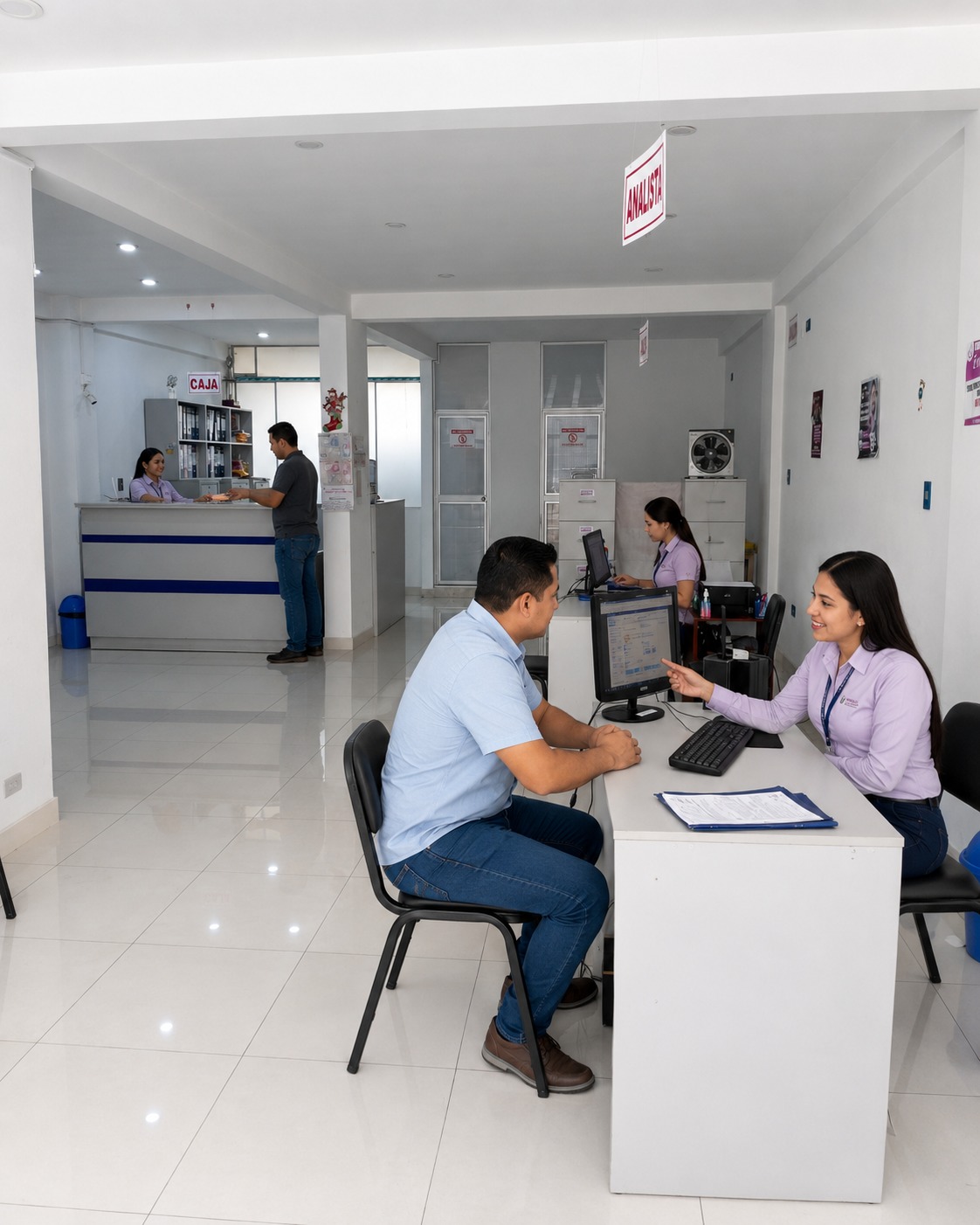 Atención y orientación personalizada a clientes en la Oficina Las Américas